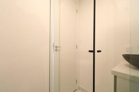 Banheiro  de apartamento à venda com 2 quartos, 34m² em Parque Industrial Tomas Edson, São Paulo