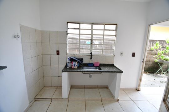 Cozinha de casa de condomínio para alugar com 3 quartos, 122m² em Conjunto Habitacional Vila Santana (sousas), Campinas