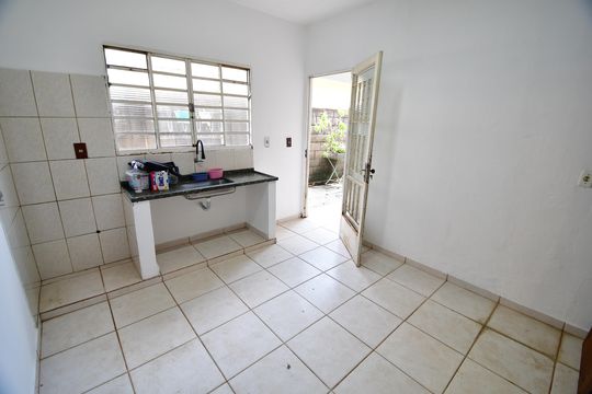 Cozinha de casa de condomínio para alugar com 3 quartos, 122m² em Conjunto Habitacional Vila Santana (sousas), Campinas