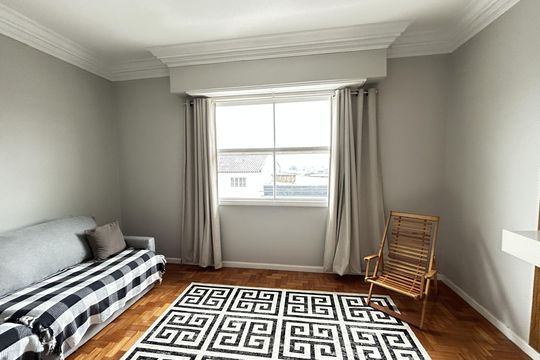 Sala de casa à venda com 2 quartos, 110m² em Higienópolis, Rio de Janeiro