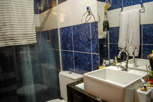 Banheiro de casa à venda com 2 quartos, 87m² em Parque Atheneu, Goiânia