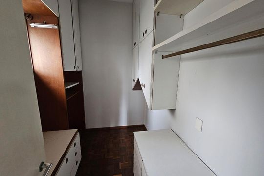 Quarto de Serviço de apartamento para alugar com 4 quartos, 267m² em Vila Suzana, São Paulo