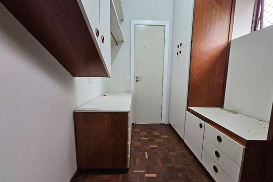 Quarto de Serviço de apartamento para alugar com 4 quartos, 267m² em Vila Suzana, São Paulo