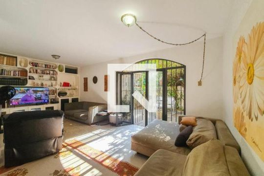 Casa à venda com 3 quartos, 250m² em Vila Mariana, São Paulo