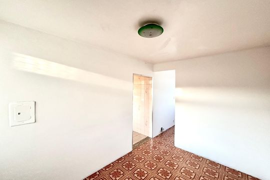 Sala de apartamento para alugar com 3 quartos, 57m² em Conjunto Residencial José Bonifácio, São Paulo
