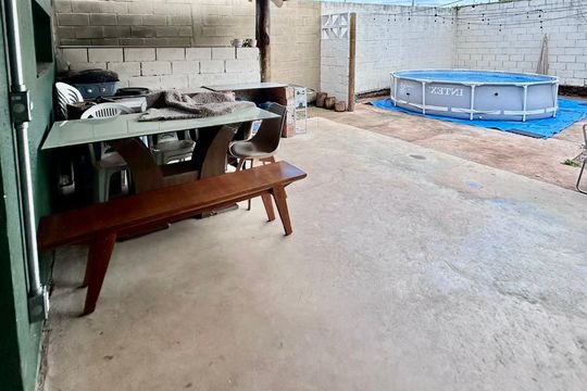 Área externa de casa para alugar com 3 quartos, 360m² em Vale do Sol, Nova Lima