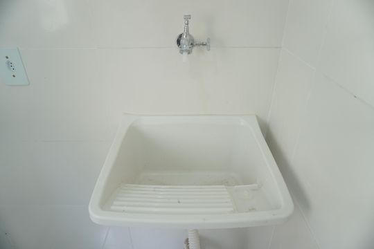 Área de serviço de apartamento para alugar com 2 quartos, 46m² em Conjunto Residencial José Bonifácio, São Paulo