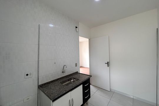 Cozinha  de apartamento para alugar com 2 quartos, 50m² em Cidade Ademar, São Paulo
