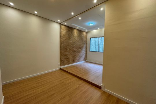 Sala de apartamento à venda com 2 quartos, 56m² em Padroeira, Osasco