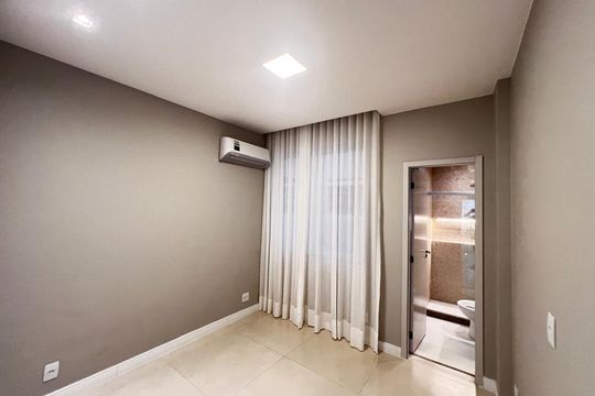 Quarto de apartamento à venda com 2 quartos, 80m² em Leblon, Rio de Janeiro
