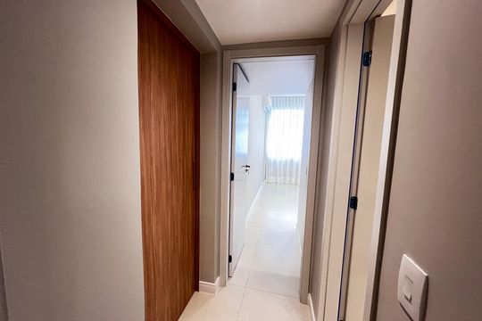 Corredor de apartamento à venda com 2 quartos, 80m² em Leblon, Rio de Janeiro