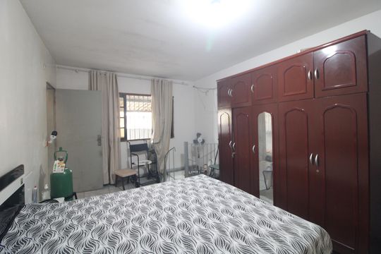 Quarto 1 de casa para alugar com 2 quartos, 233m² em Cidade Dutra, São Paulo