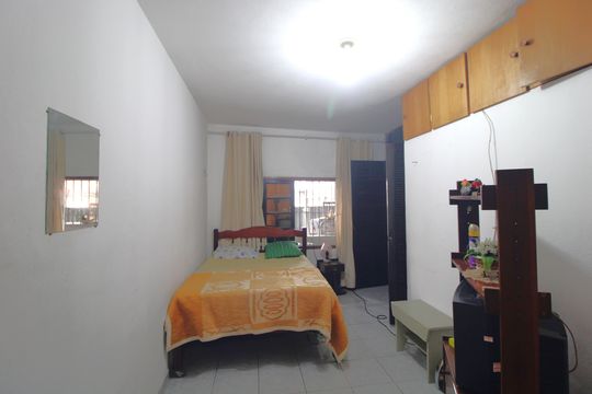 Quarto 2 de casa para alugar com 2 quartos, 233m² em Cidade Dutra, São Paulo