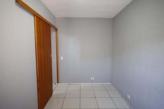 Quarto de casa para alugar com 1 quarto, 30m² em Conceicao, Osasco