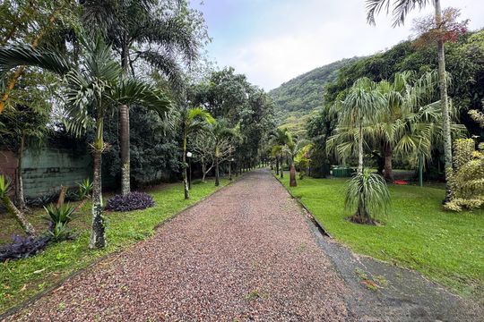 Área externa de casa para alugar com 3 quartos, 10000m² em Barra de Guaratiba, Rio de Janeiro
