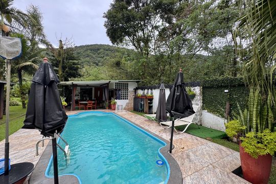 Área externa de casa para alugar com 3 quartos, 10000m² em Barra de Guaratiba, Rio de Janeiro