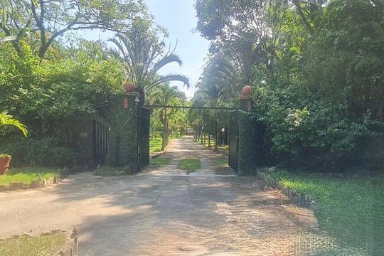 Fachada de casa para alugar com 3 quartos, 10000m² em Barra de Guaratiba, Rio de Janeiro