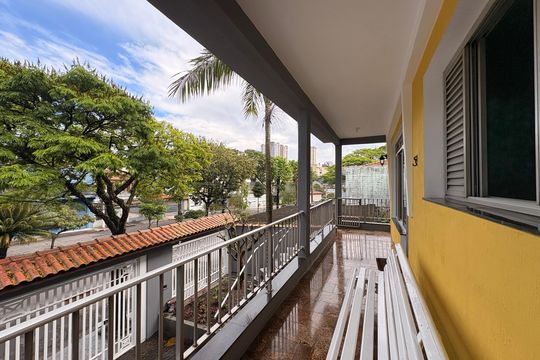 Varanda  de casa para alugar com 4 quartos, 190m² em Vila Pires, Santo André