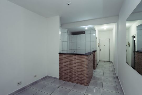 Sala e Cozinha de apartamento à venda com 1 quarto, 30m² em Liberdade, São Paulo