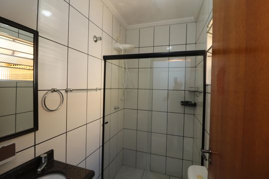 Banheiro de casa à venda com 3 quartos, 116m² em Jardim Nove de Julho, São Paulo