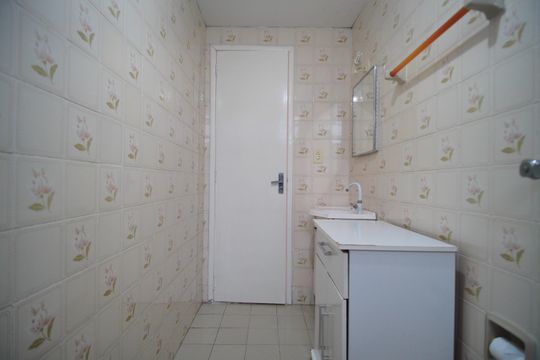 Banheiro de apartamento à venda com 1 quarto, 77m² em Centro, Novo Hamburgo