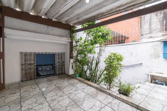 Garagem de casa à venda com 2 quartos, 133m² em Burgo Paulista, São Paulo