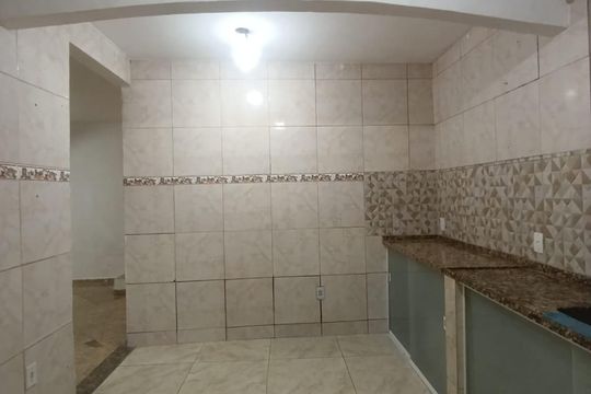 Casa para alugar com 2 quartos, 80m² em Cruzeiro do Sul, Nova Iguaçu