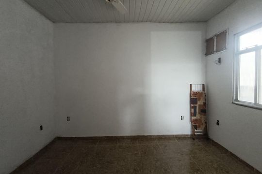 Casa para alugar com 2 quartos, 80m² em Cruzeiro do Sul, Nova Iguaçu