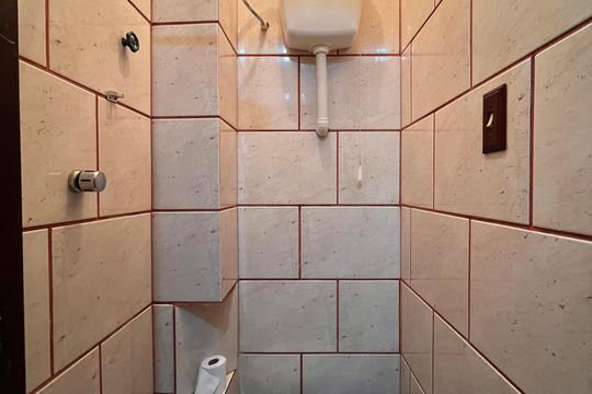 Banheiro de serviço de apartamento para alugar com 2 quartos, 65m² em Copacabana, Rio de Janeiro