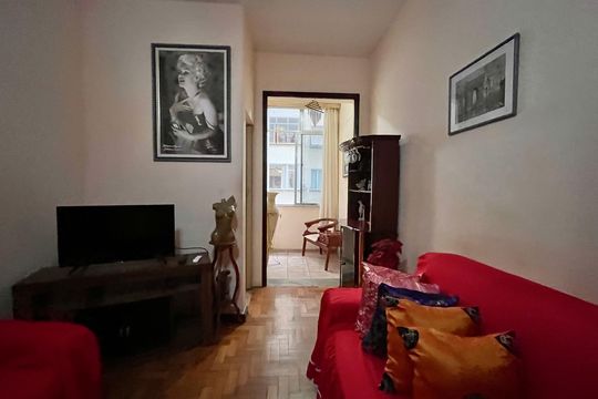 Sala  de apartamento para alugar com 2 quartos, 65m² em Copacabana, Rio de Janeiro