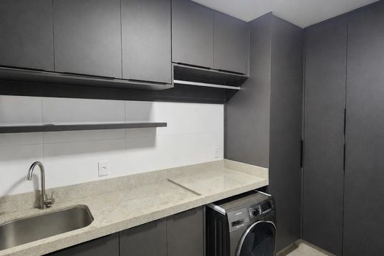 Área de serviço de casa à venda com 5 quartos, 376m² em Fazenda Santa Cândida, Campinas