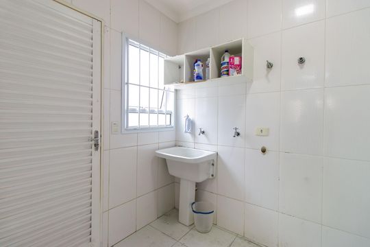 Área de Serviço de casa para alugar com 2 quartos, 230m² em Gramado, Cotia