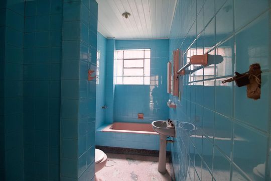 Banheiro da suíte de apartamento à venda com 3 quartos, 161m² em Centro, Curitiba