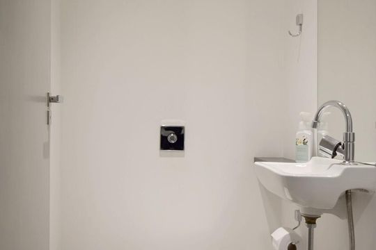 Área de Serviço - banheiro de apartamento à venda com 1 quarto, 112m² em Jardim Paulista, São Paulo