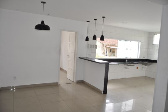 Casa à venda com 3 quartos, 110m² em Del Castilho, Rio de Janeiro