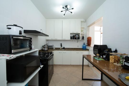 COZINHA de apartamento à venda com 4 quartos, 140m² em Alto Barroca, Belo Horizonte