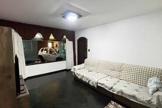 Casa à venda com 3 quartos, 272m² em Jardim Las Vegas, Santo André