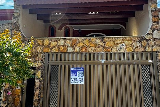 Fachada de casa à venda com 3 quartos, 272m² em Jardim Las Vegas, Santo André