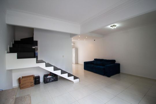 Sala de casa de condomínio para alugar com 4 quartos, 125m² em Vossoroca, Sorocaba