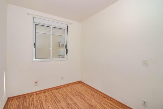Quarto 1 de apartamento para alugar com 2 quartos, 62m² em São Sebastião, Porto Alegre