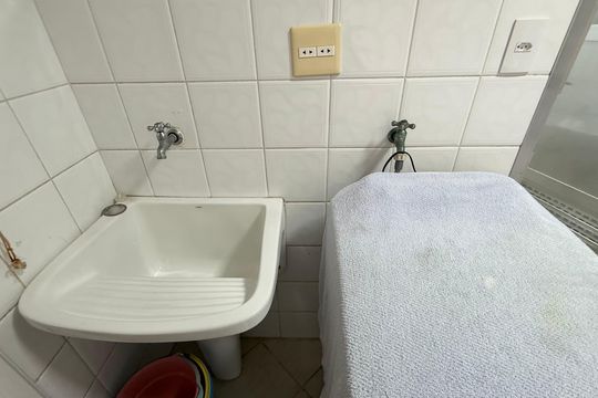 Área de Serviço de apartamento para alugar com 3 quartos, 150m² em Vila Luis Antonio-praia das Astúrias, Guarujá
