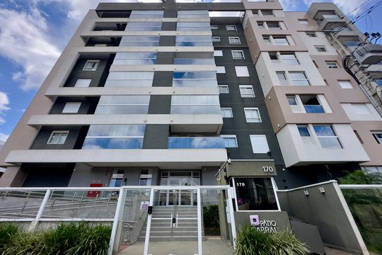 Fachada de apartamento à venda com 2 quartos, 80m² em Cabral, Curitiba