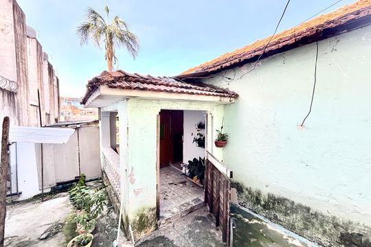 Quintal de casa para alugar com 2 quartos, 80m² em Vila Paranagua, São Paulo