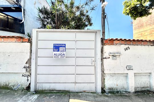 Fachada de casa para alugar com 2 quartos, 80m² em Vila Paranagua, São Paulo