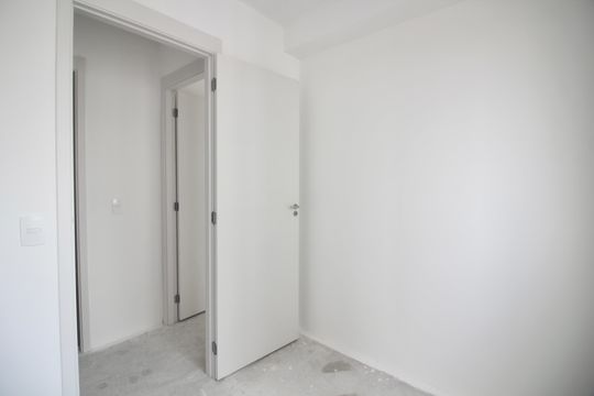 Quarto 1 de apartamento à venda com 2 quartos, 38m² em Vila Campanela, São Paulo