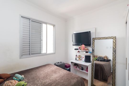 Quarto 2 de apartamento à venda com 2 quartos, 57m² em Vila Carmosina, São Paulo