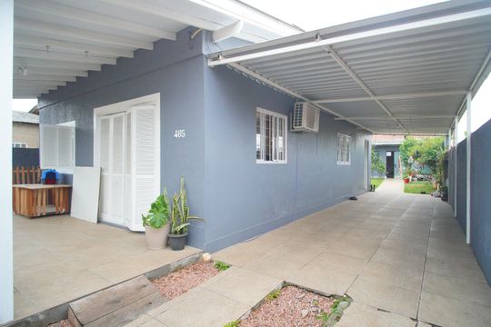 Garagem de casa para alugar com 3 quartos, 66m² em Santos Dumont, São Leopoldo