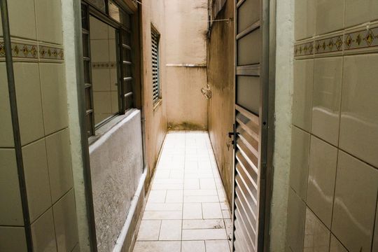 Quintal de casa para alugar com 2 quartos, 55m² em Jardim Guarau, São Paulo