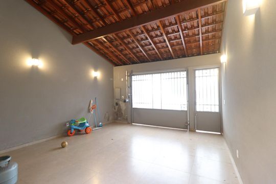 Garagem de casa para alugar com 2 quartos, 125m² em Planalto Verde, Ribeirão Preto