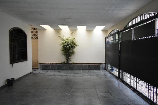 Garagem de casa à venda com 4 quartos, 234m² em Vila da Saúde, São Paulo